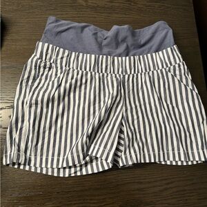 H&M Maternity Shorts